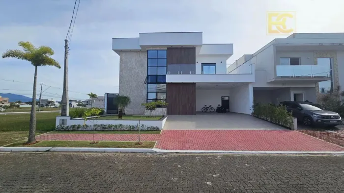 Excelente sobrado a venda em Peruibe - Condomínio Flora Rica - Peruíbe/SP