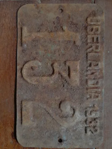 Placa Original Antiga e Rara de Carro - Datada na cidade de Uberlândia em 1932