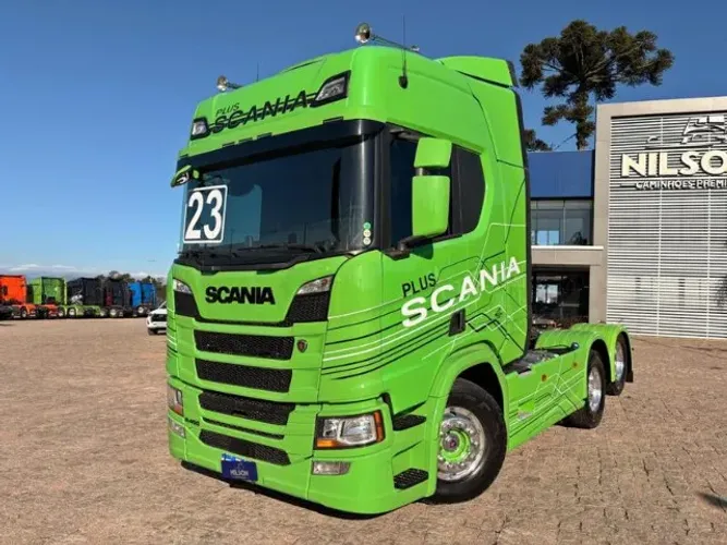 SCANIA R-450 HIGHLINE 6X2 TRUCADO 2023
