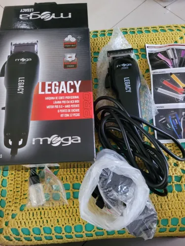 MAQUINA DE CORTAR CABELO LEGACY DA MEGA(USADA UMA VEZ)