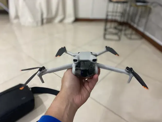 Drone Dji mini 3 Kit (Bolsa DJI+ 1 Bateria plus extra + sd card )