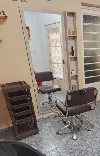 Móveis para salão de beleza ou barbearia