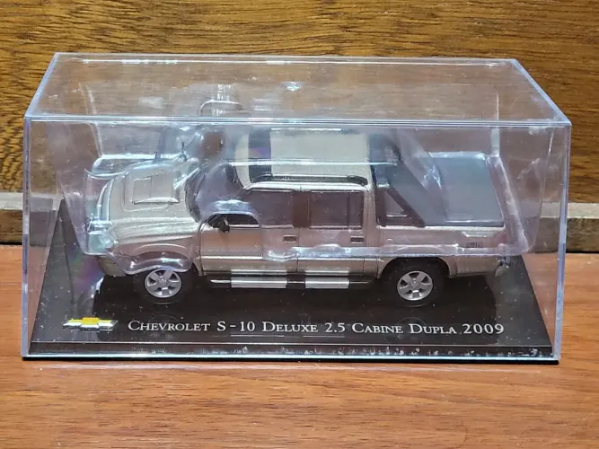 S-10 Deluxe 2.5 Cabine Dupla 2009 - Coleção Chevrolet Collection - Carrinho Miniatura 1/43