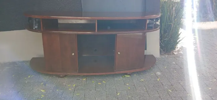 Rack de TV - Design elegante R$ 280,00