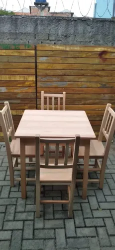 Mesa Eucalipto + 4 Cadeiras Cru