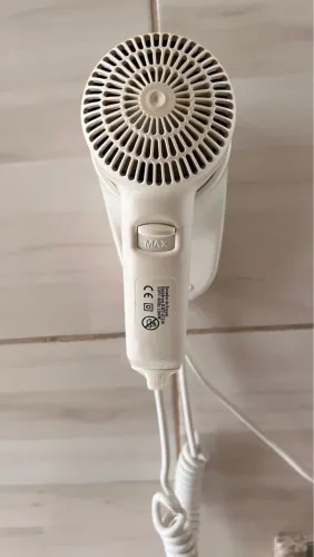 Secador de cabelo de parede  80 reais