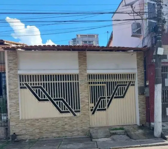 Casa com 2 quartos em ótima localização