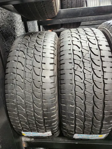 Par de pneus seminovos 245 65 aro 17