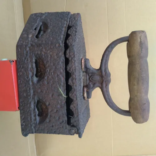 Ferro a brasa antigo 