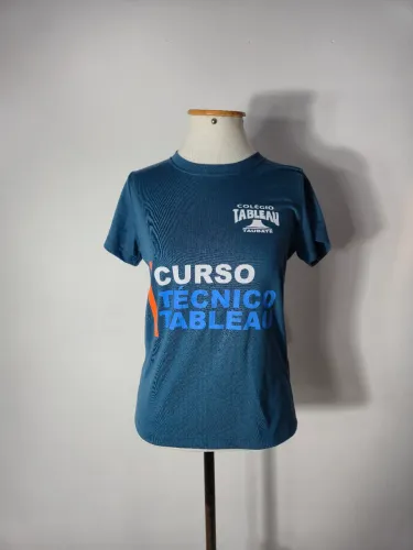 VENDO DUAS CAMISETAA BABY LOOK DO CURSO DE FARMÁCIA DO COLÉGIO TABLEAU