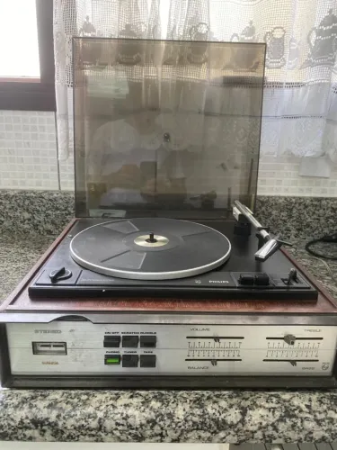 Toca-Discos Philips Vintage 561