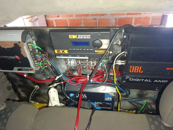 Som automotivo completo JBL, Stetson e Expert