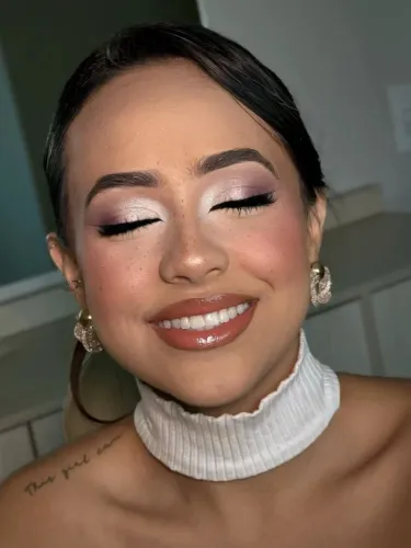 Maquiagem + penteados profissionais 