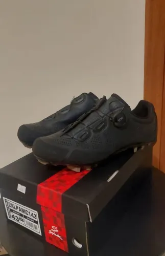 Sapatilha de carbono 41