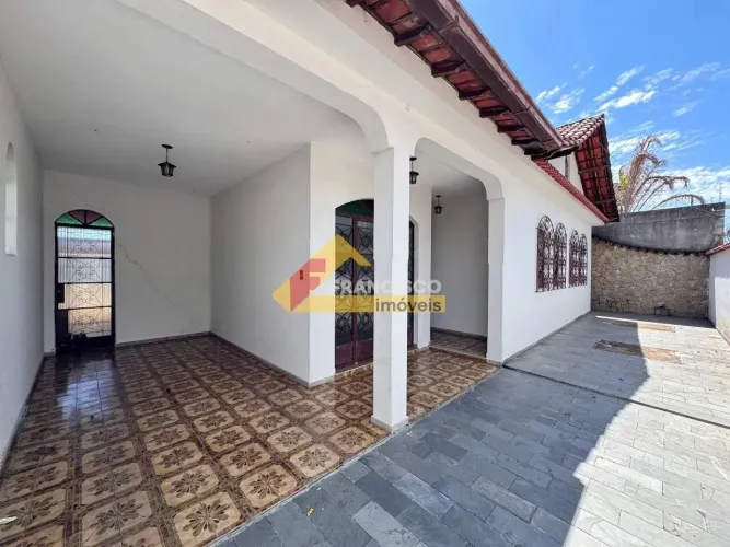 Casa para aluguel, 3 quartos, 1 suíte, 3 vagas, São Judas - Divinópolis/MG