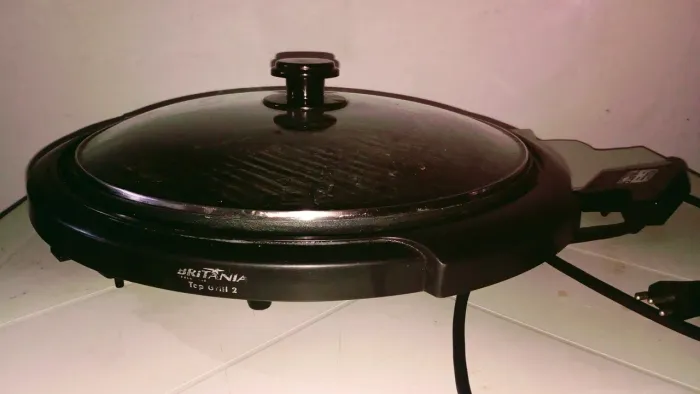 Churrasqueira elétrica Britânia Top Grill 2