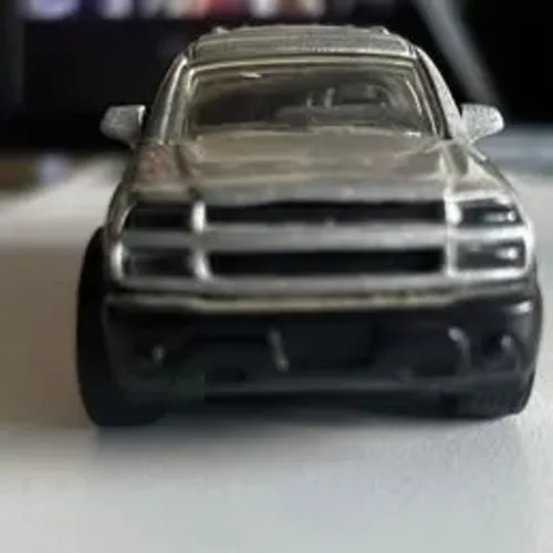 Oportunidade única! Miniatura Chevrolet Avalanche 2001-2006 - Colecionável PRODUTO RARO!