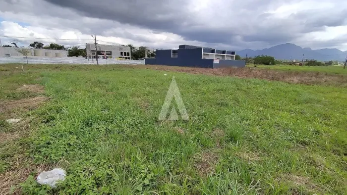 Terreno à venda no bairro Vila Nova em Joinville, por R$ 590.000.00.