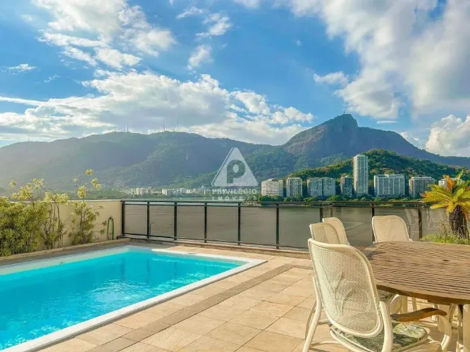 Cobertura Triplex de Luxo com Piscina e Vista 360º para a Lagoa, Cristo e Dois Irmãos