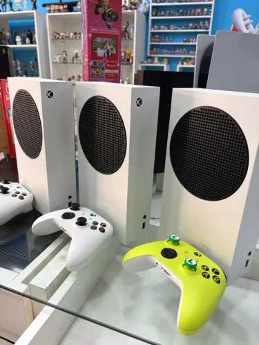 Xbox Series S seminovo c garantia de 3 meses faço envio no mesmo dia 
