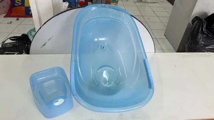 Banheira Infantil Azul e troninho