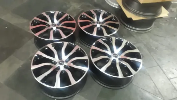 jogo de rodas tsw 22x9 et20 67x139 6x135 cromada seminova