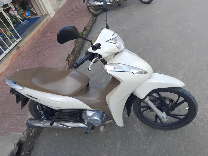 Vendo Biz super conservada *