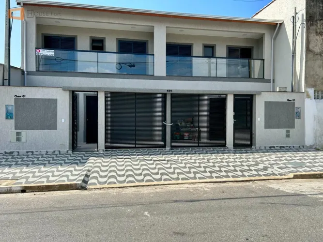 Sobrado Individual em Jardim Melvi - Praia Grande, SP