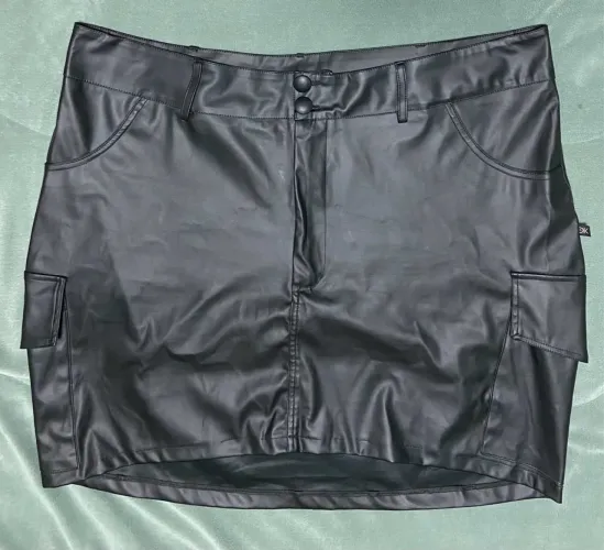 Saia de Couro Sintético G2 - (50 ao 52)