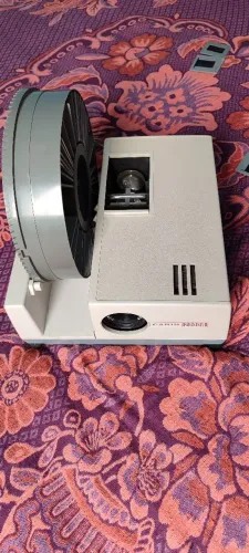 Projetor Antigo Cabin 2000R