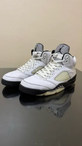Air Jordan 5 White n black
