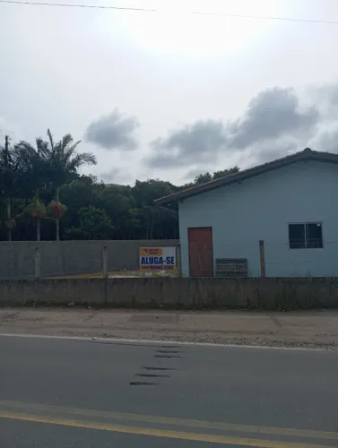 Alugo Galpão com 07 salas Areais do Meio - Governado Celso Ramos-SC.