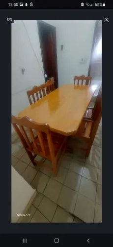 Mesa de Jantar com 6 cadeiras em madeira