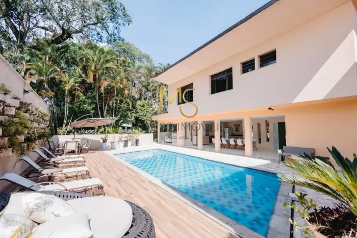 Casa para venda, 4 suíte(s), com piscina, pomar, academia, saúna, localizado ao lado do Sh