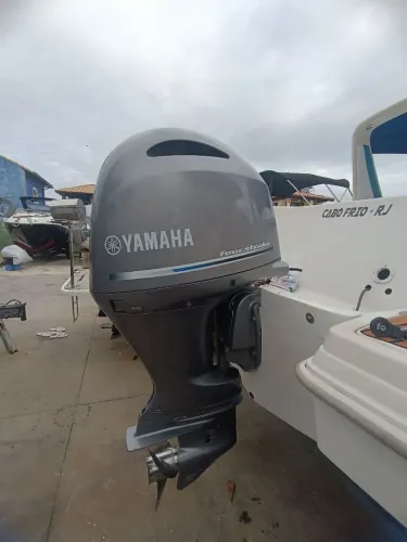 Motor de popa Yamaha F200 