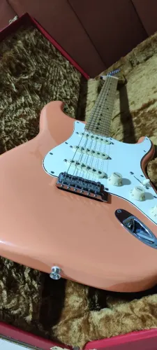 Guitarra Fender Pacific Peach Ed. Limitada - Guitarra