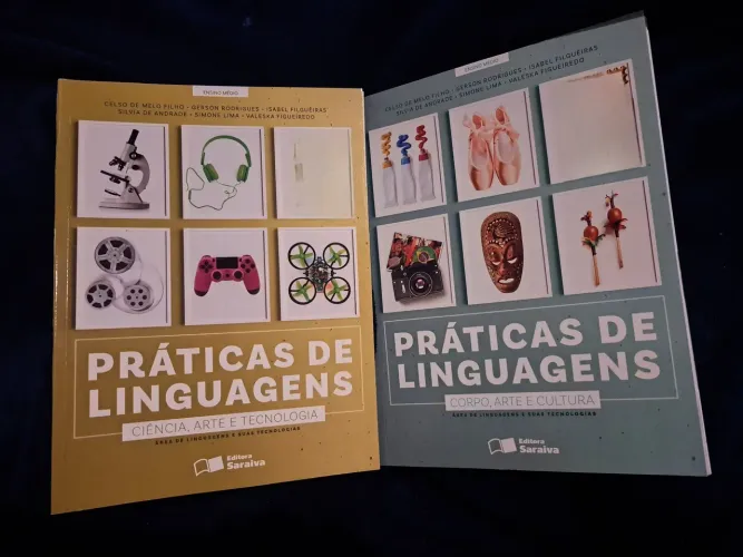 Kit de 2 livros  práticas de linguagens do estudante editora Saraiva para o ensino médio 