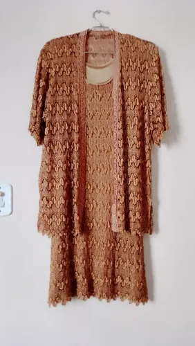 Conjunto de Vestido com Cardigã de Festa em Renda Guipir - Tamanho Único