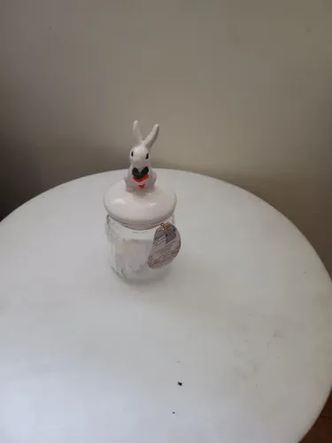 Pote de Vidro com Tampa detalhe de Coelhinho