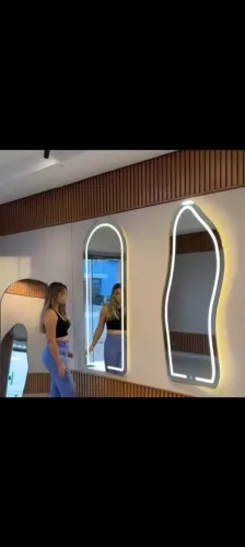 Espelhos Decorativos com Iluminação LED