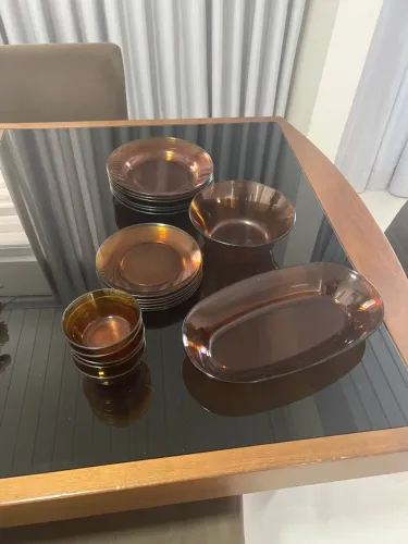 Conjunto de louças de vidro âmbar Duralex