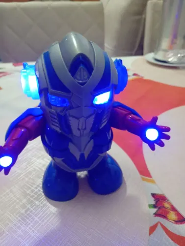 Otmus prime robô a pilha