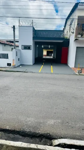 LUGA-SE PRÉDIO COMERCIAL EM PARNAMIRIM/RN