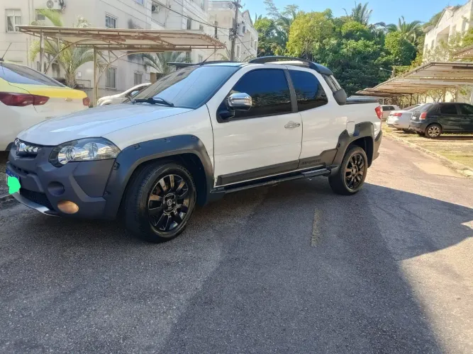 Fiat Strada Adventure1.8/ 1.8 Locker Flex CD 2015