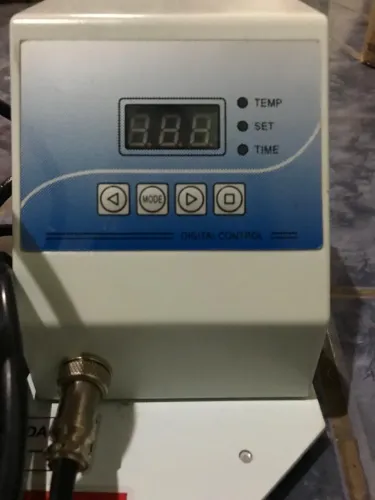 Vendo ou troco máquina de estampar canecas