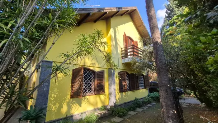 Casa a Venda no Jardim Floresta Tremembé com Piscina, sauna e aposentos para visita, na Zo