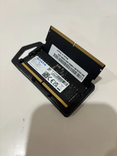2 memórias DDR5 8 ADATA