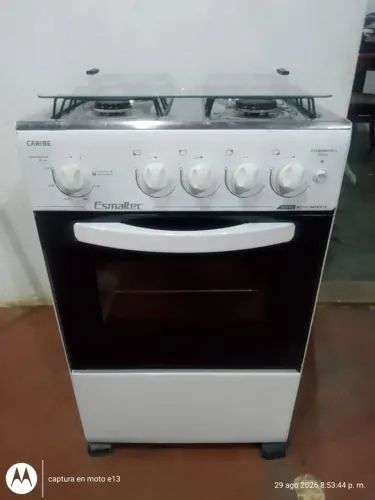 Fogão esmaltec funcionando perfeitamente suas bocas e forno faço entrega 
