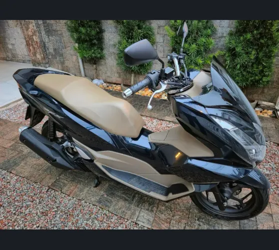 Honda PCX DLX 2026