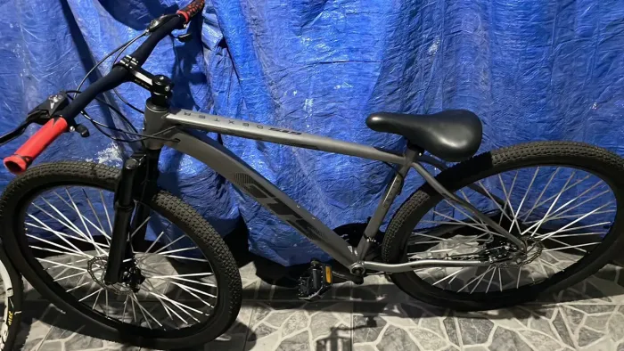 VENDE - SE bike - GTS cinza grafite ( perfeito estado )